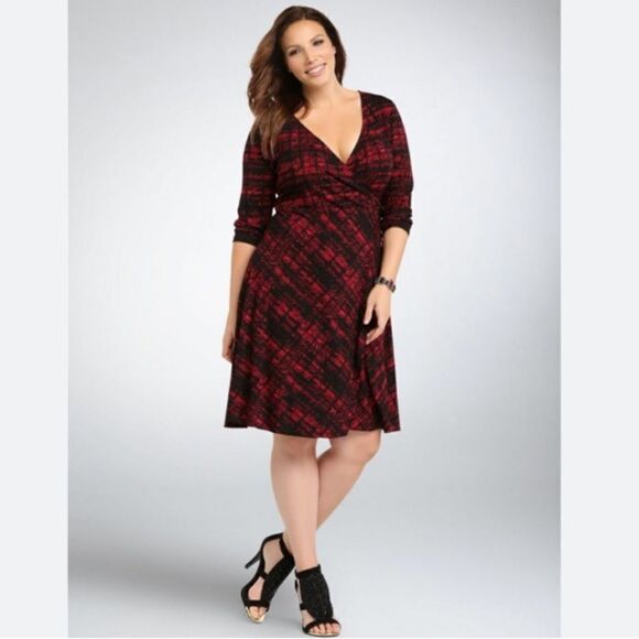 torrid Dresses & Skirts - Torrid patterned v neck faux wrap dress